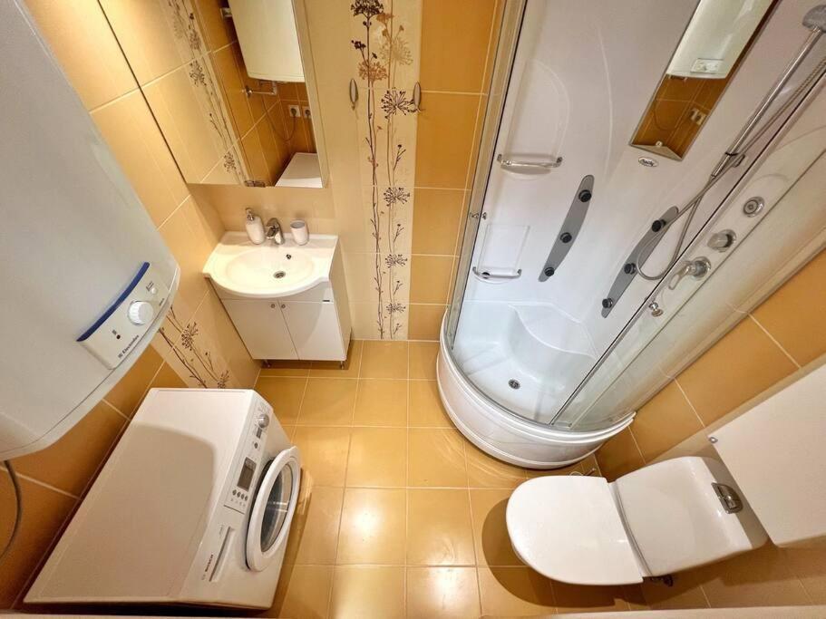 New Apartment With A View In The Town Center Narva Buitenkant foto