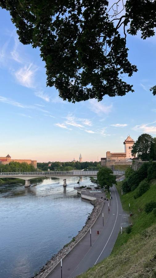 New Apartment With A View In The Town Center Narva Buitenkant foto